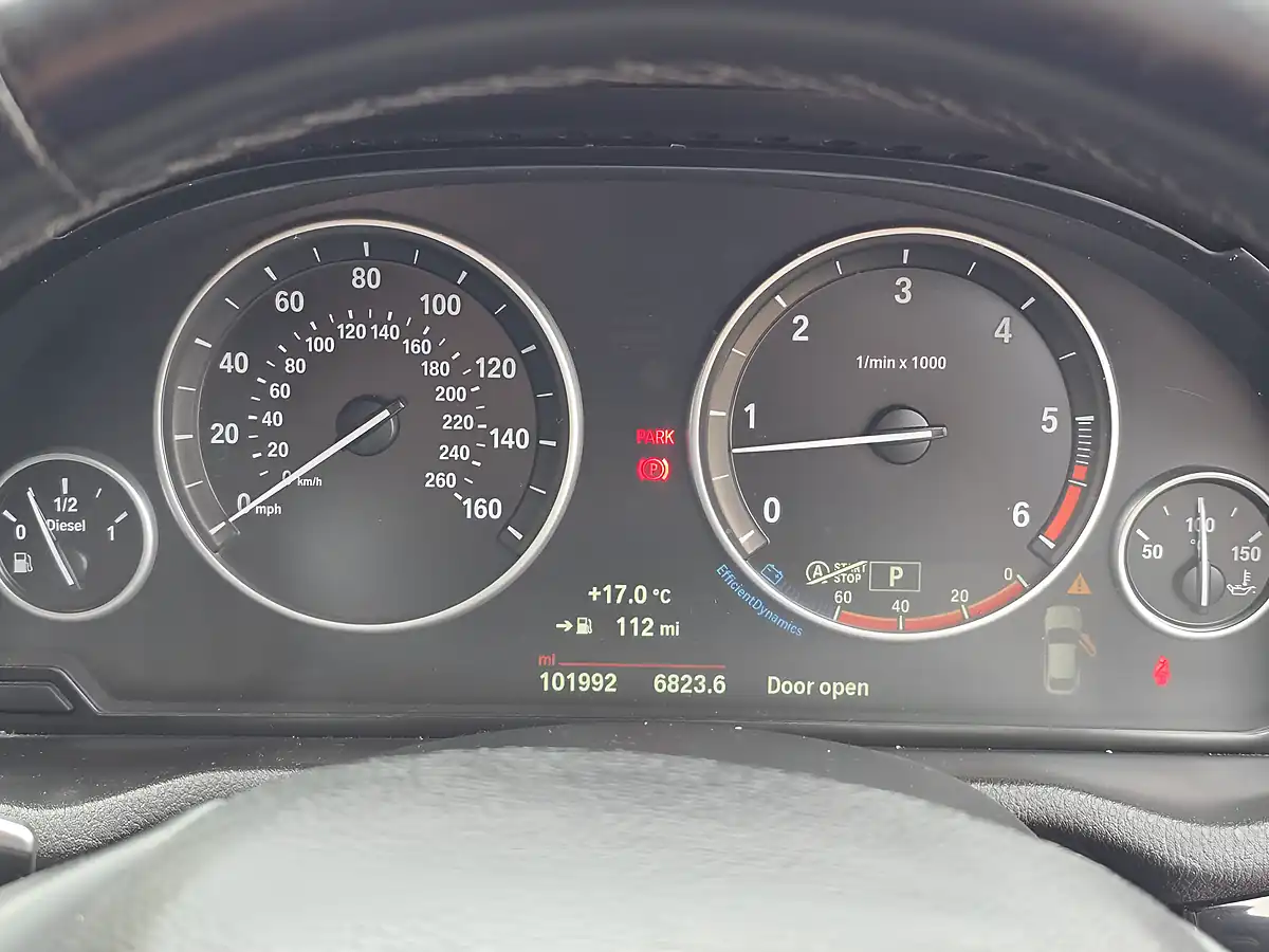 Used 2016 BMW X4 M Sport Red - Interior and Exterior details 9