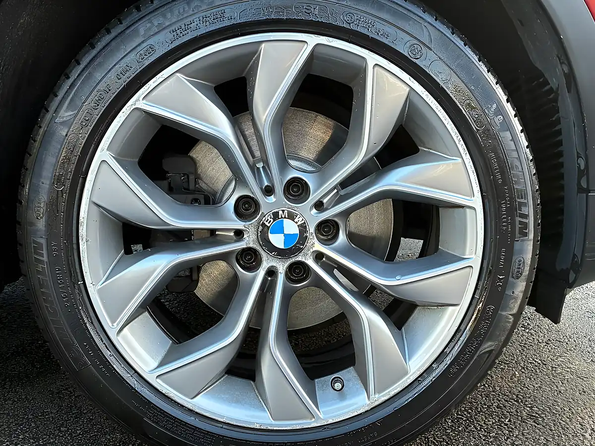 Used 2016 BMW X4 Xline Red - Interior and Exterior details 6