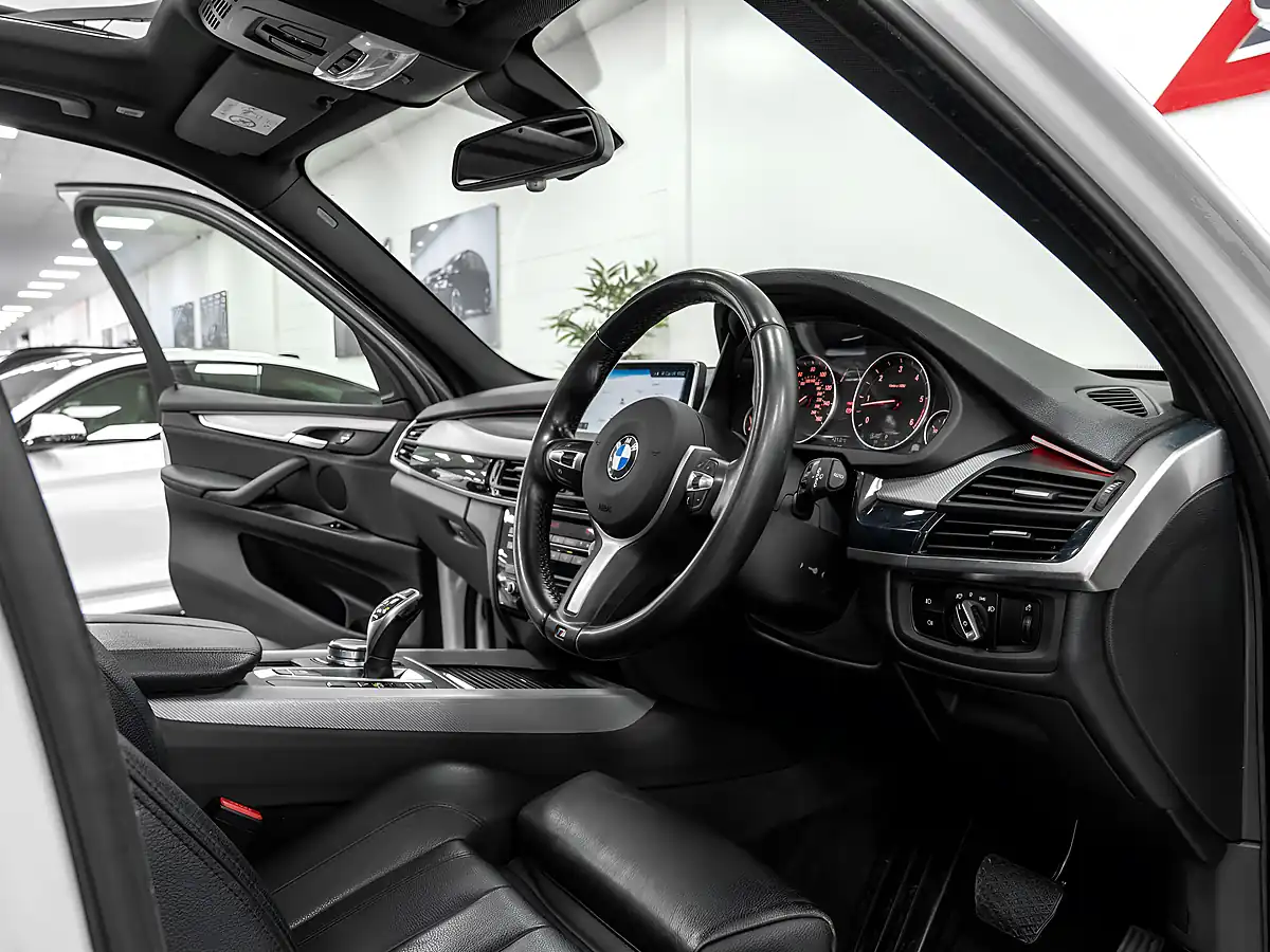 Used 2016 BMW X5 M Sport Alpine White - Interior and Exterior details 17