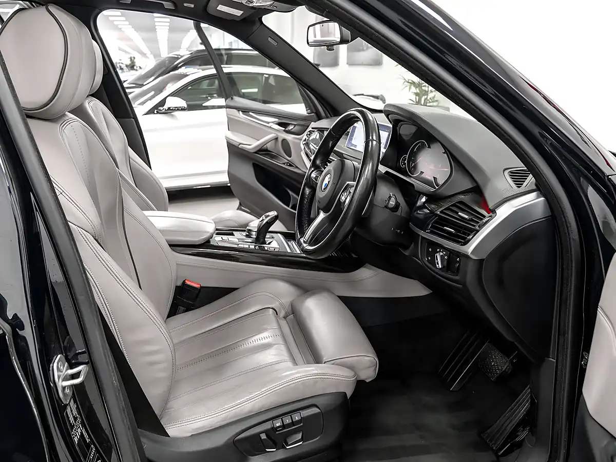 Used 2016 BMW X5 M Sport Azurite Black - Interior and Exterior details 15