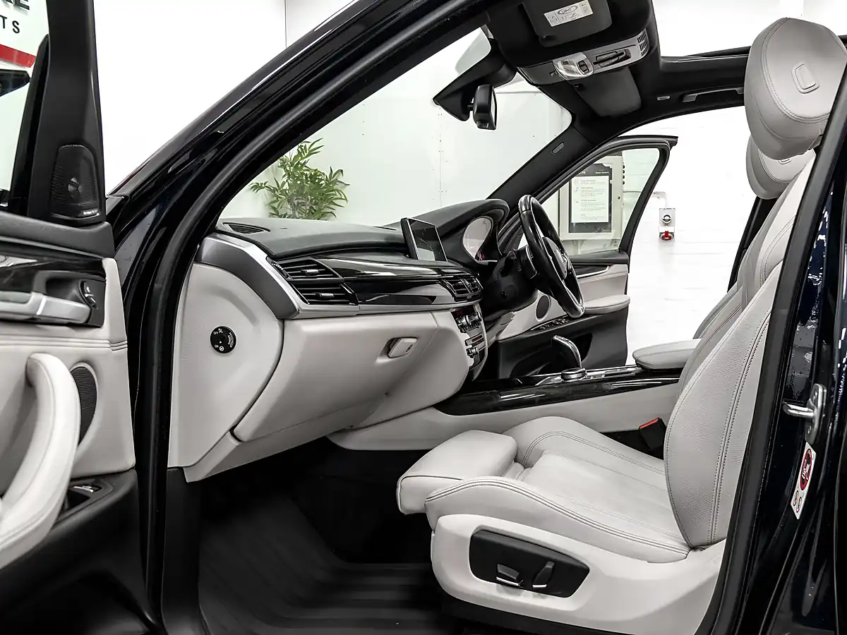 Used 2016 BMW X5 M Sport Black - Interior and Exterior details 17