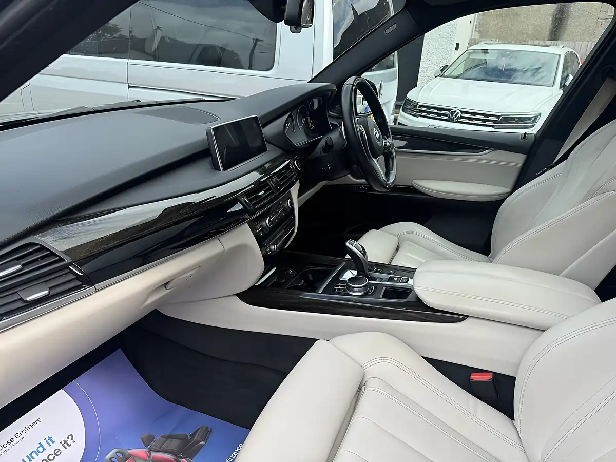 Used 2016 BMW X5 M Sport Black - Interior and Exterior details 11