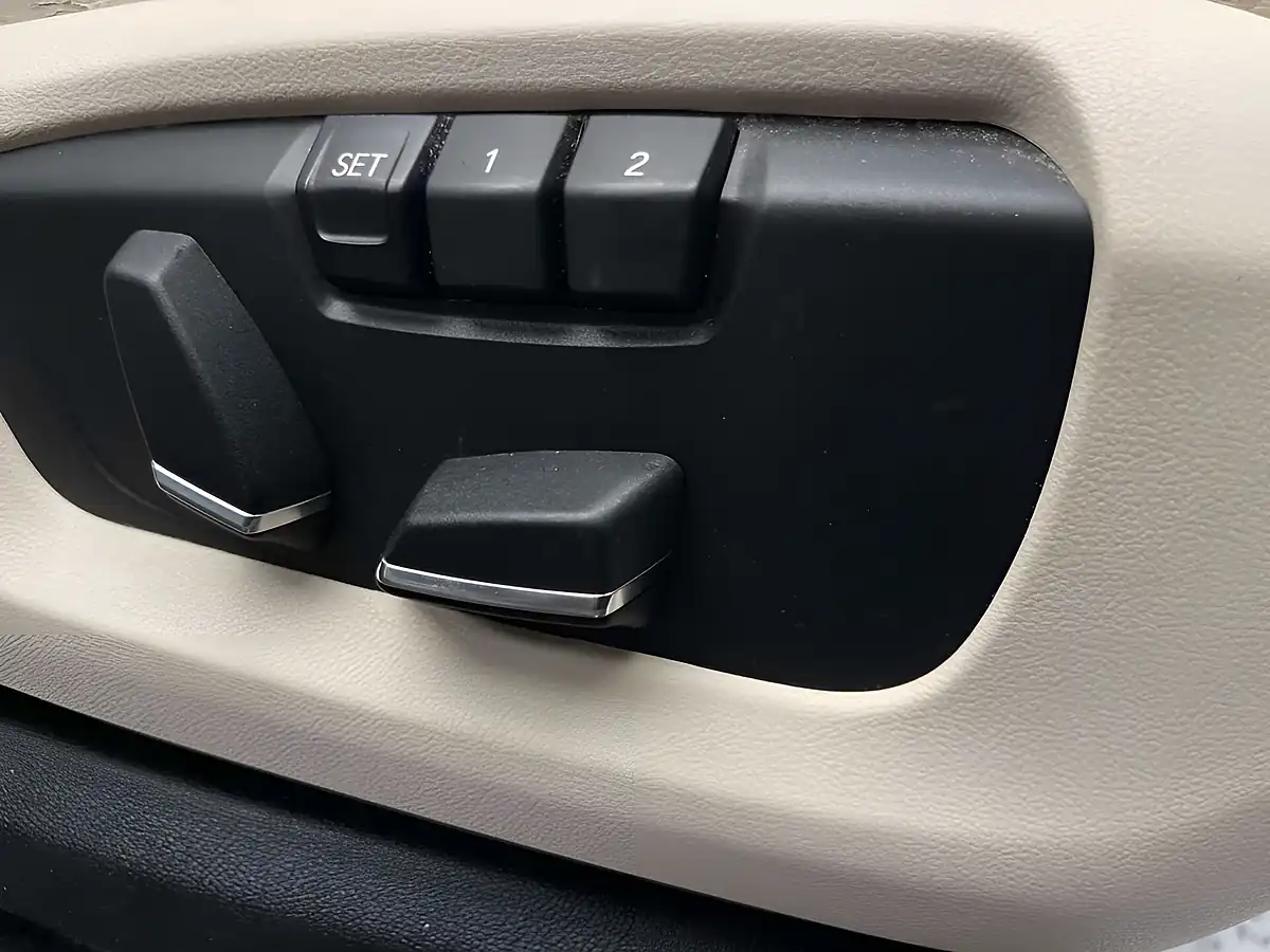 Used 2016 BMW X5 M Sport Black - Interior and Exterior details 10