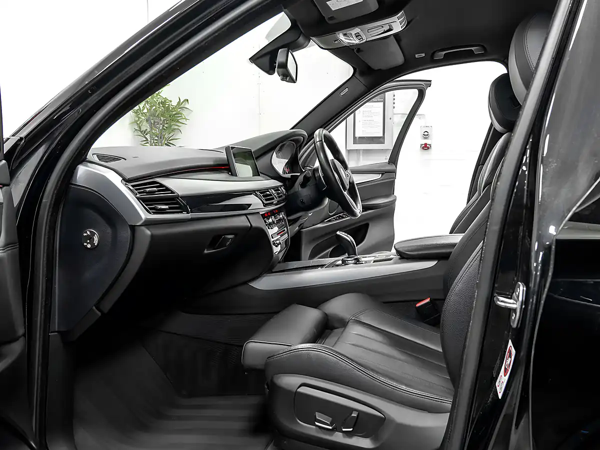 Used 2016 BMW X5 M Sport Black Sapphire - Interior and Exterior details 11