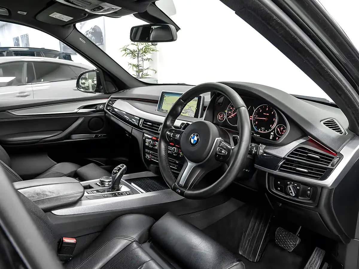 Used 2016 BMW X5 M Sport Black Sapphire - Interior and Exterior details 12