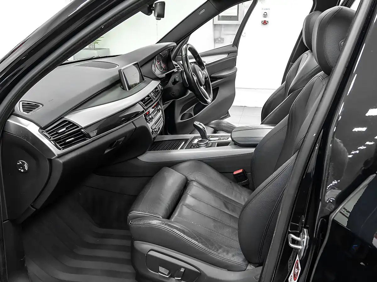 Used 2016 BMW X5 M Sport Black Sapphire - Interior and Exterior details 12
