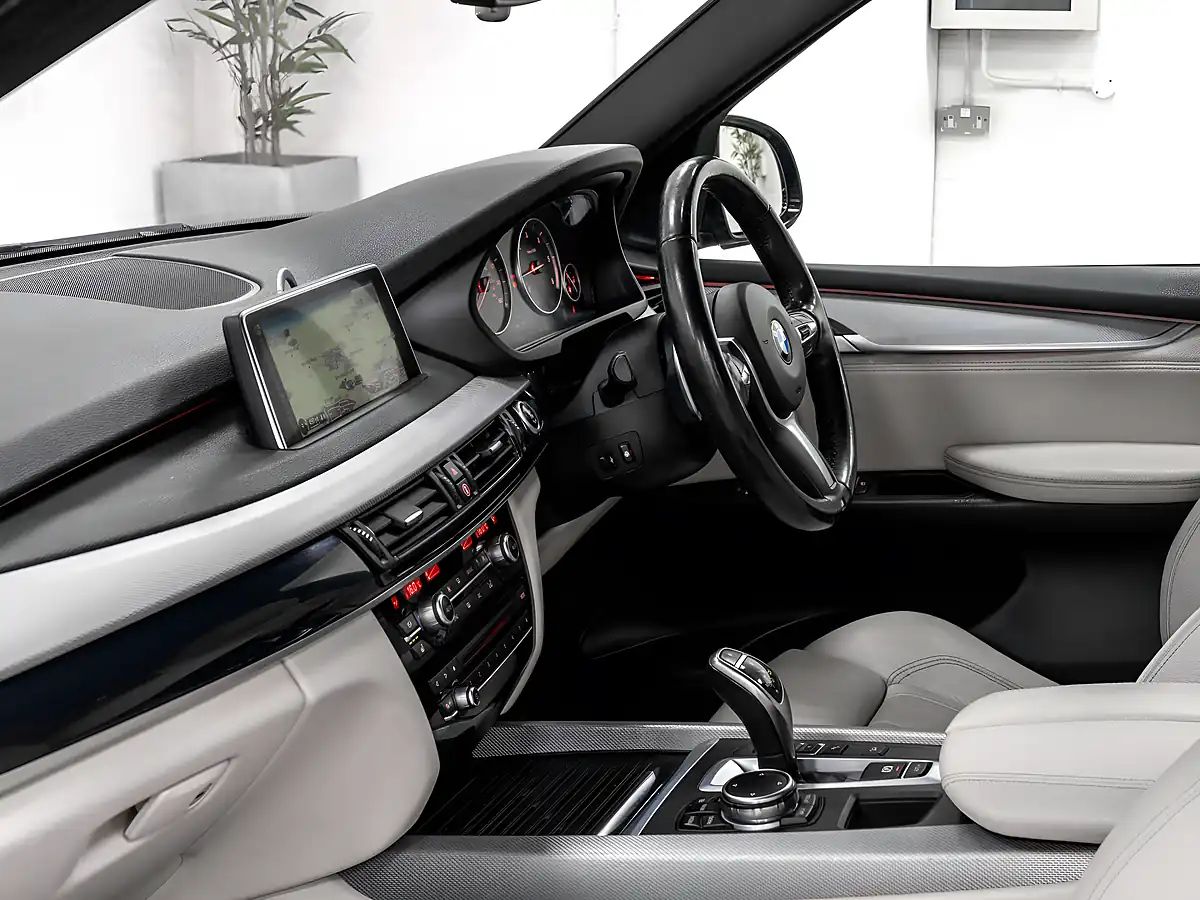 Used 2016 BMW X5 M Sport Carbon Black - Interior and Exterior details 17