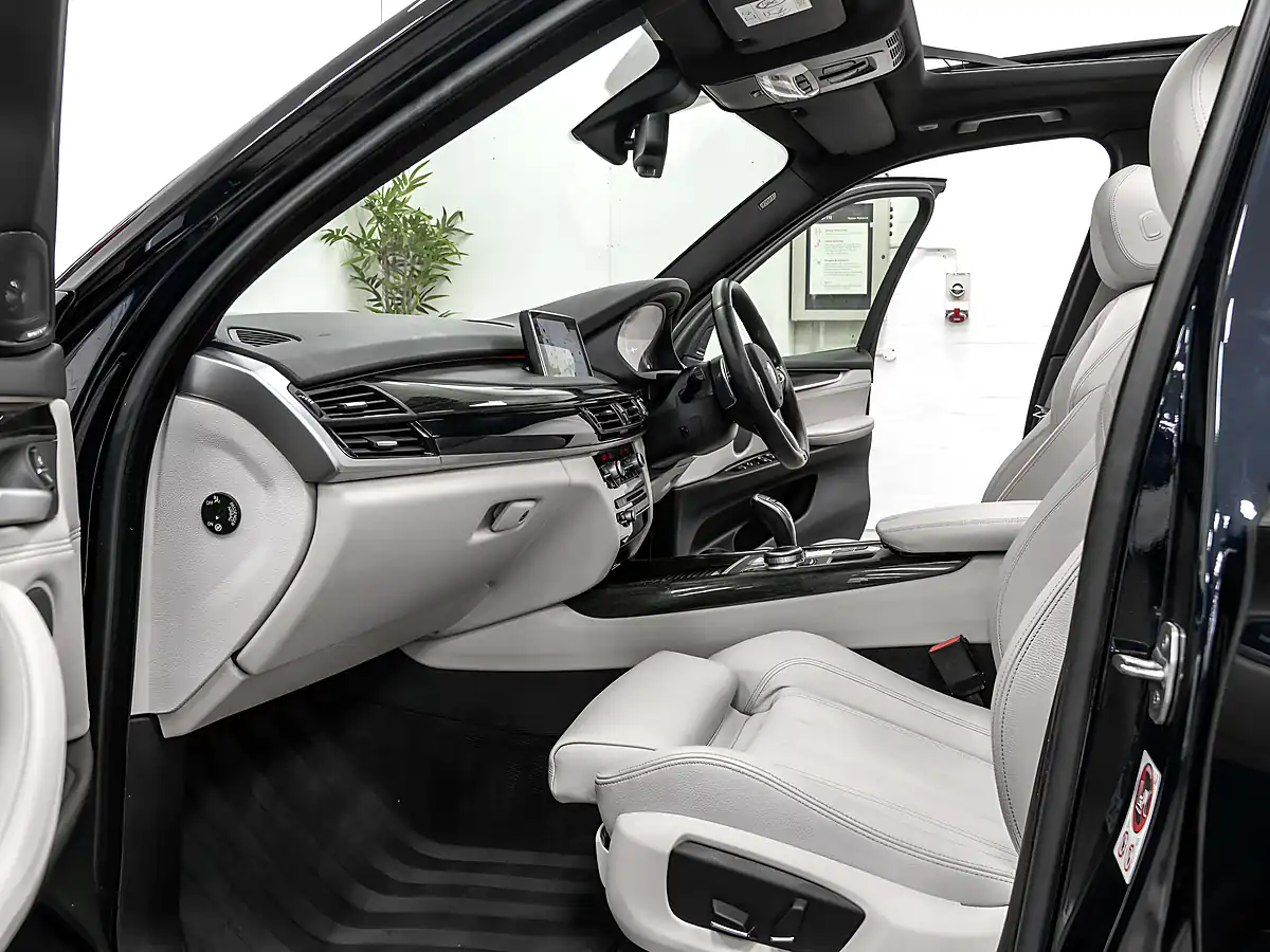 Used 2016 BMW X5 M Sport Carbon Black - Interior and Exterior details 11