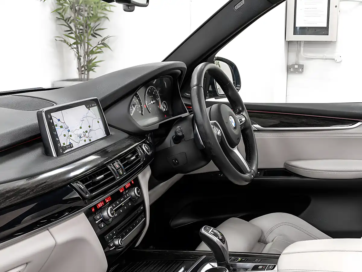 Used 2016 BMW X5 M Sport Carbon Black - Interior and Exterior details 16