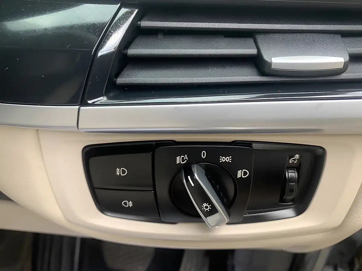 Used 2016 BMW X5 M Sport Grey - Interior and Exterior details 14