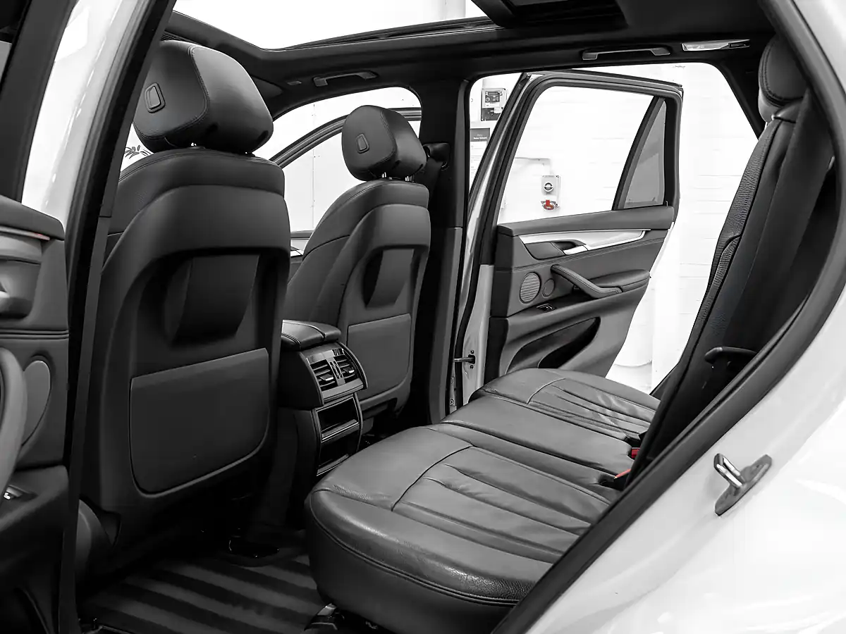Used 2016 BMW X5 M Sport Mineral White - Interior and Exterior details 15