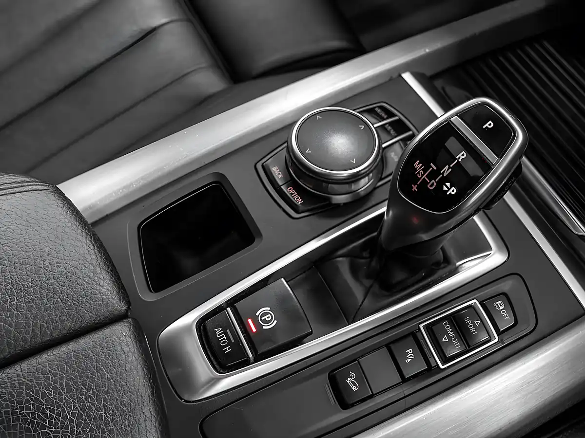 Used 2016 BMW X5 M Sport Mineral White - Interior and Exterior details 18