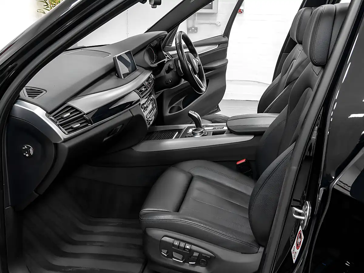 Used 2016 BMW X5 M Sport Sapphire Black - Interior and Exterior details 11