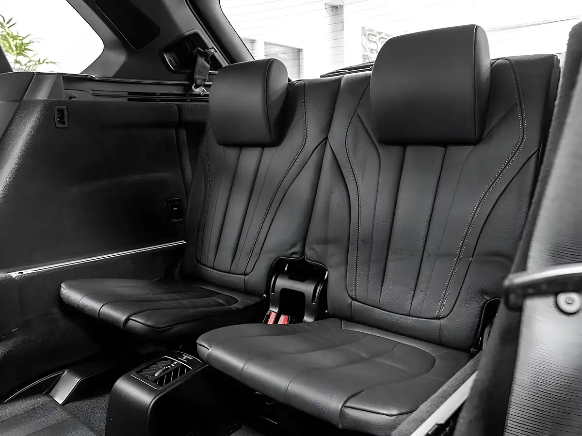 Used 2016 BMW X5 M Sport Sapphire Black - Interior and Exterior details 15