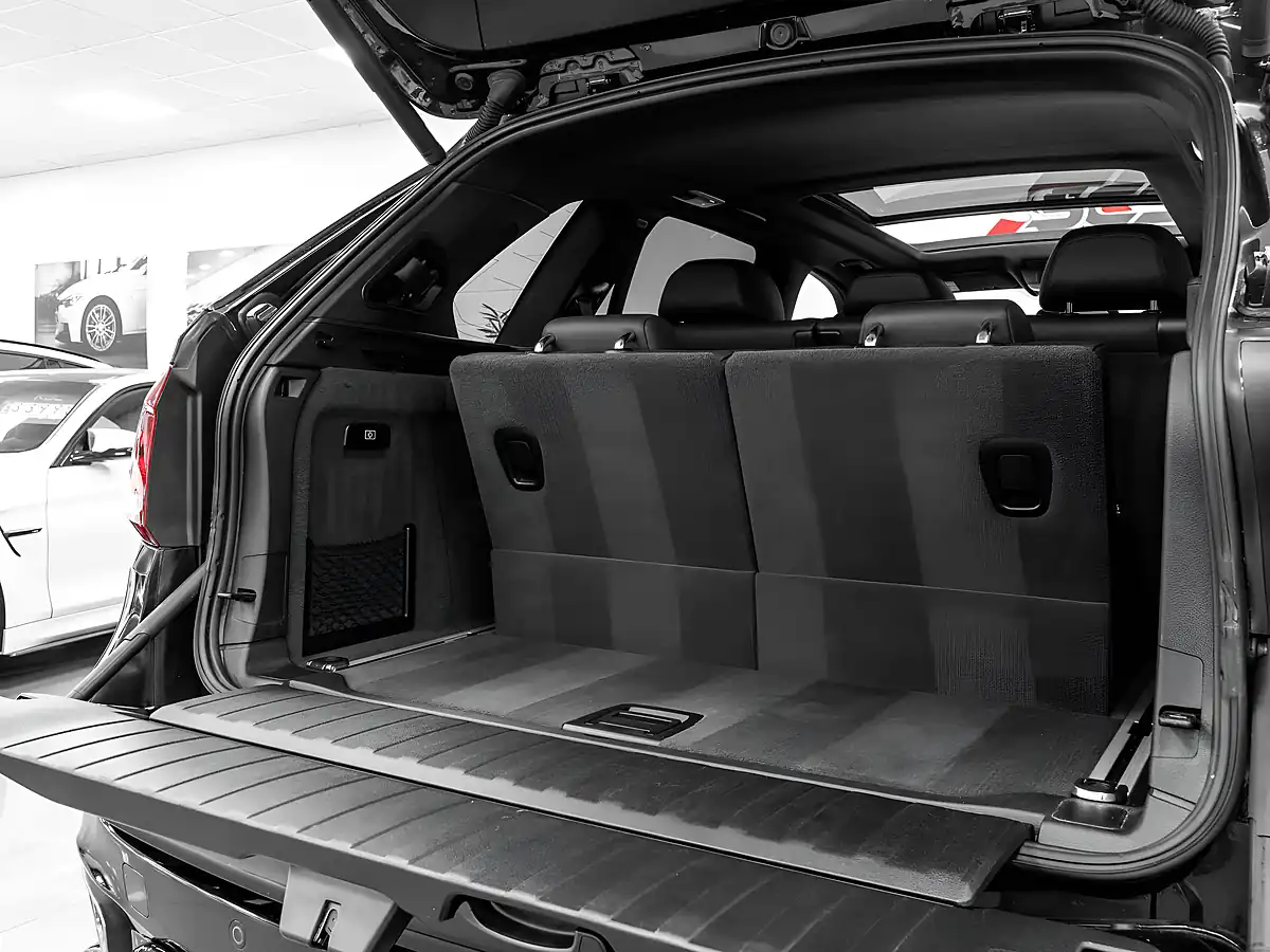 Used 2016 BMW X5 M Sport Sapphire Black - Interior and Exterior details 16