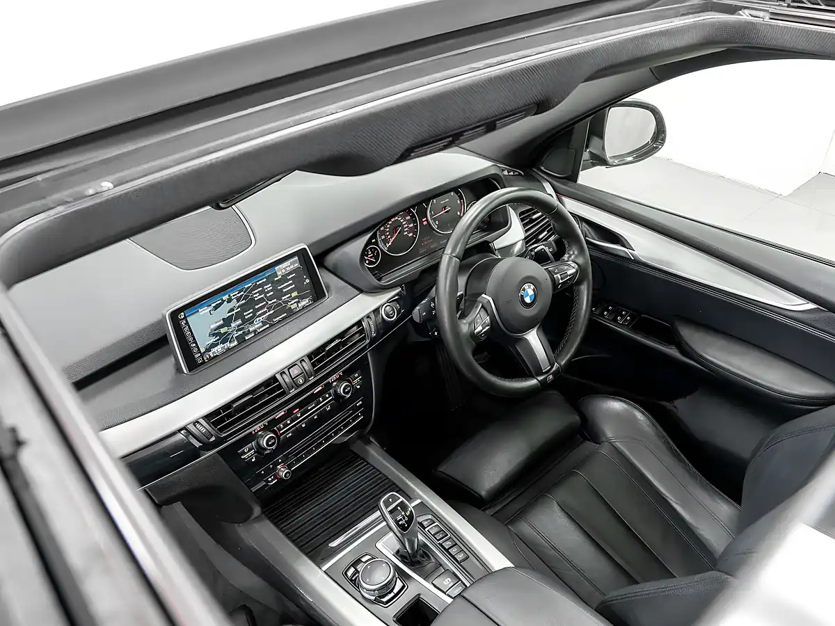 Used 2016 BMW X5 M Sport Sapphire Black - Interior and Exterior details 13