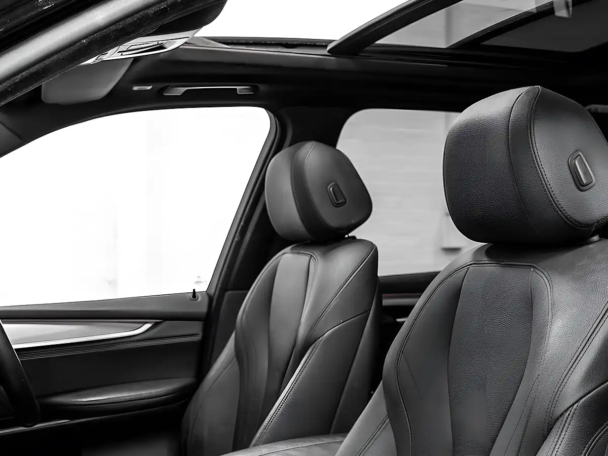 Used 2016 BMW X5 M Sport Sapphire Black - Interior and Exterior details 14