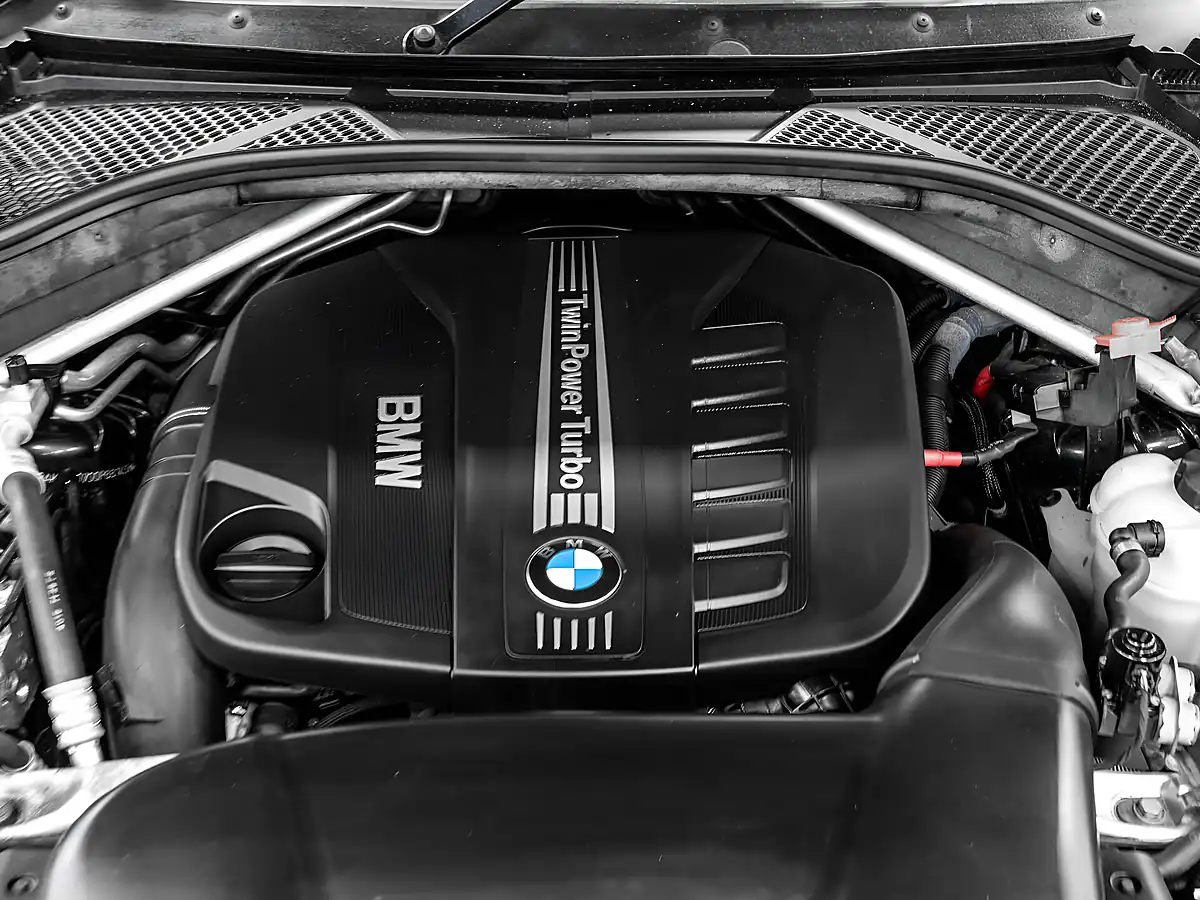 Used 2016 BMW X5 M Sport Sapphire Black - Interior and Exterior details 16
