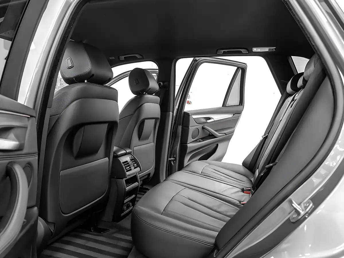 Used 2016 BMW X5 M Sport Space Grey - Interior and Exterior details 15