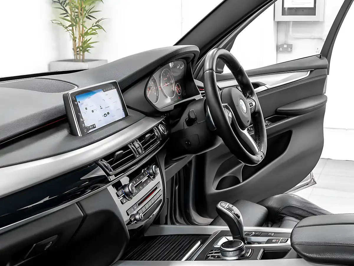 Used 2016 BMW X5 M Sport Space Grey - Interior and Exterior details 17