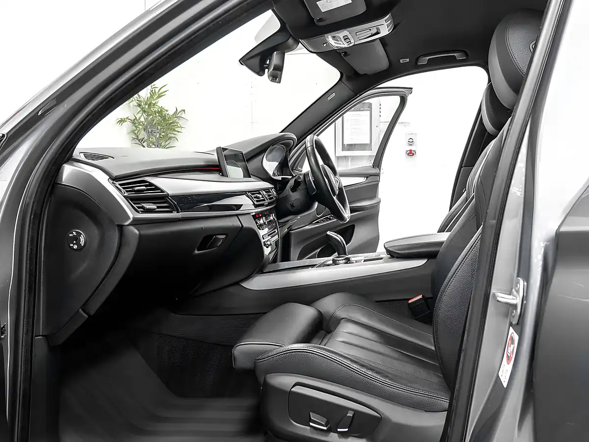 Used 2016 BMW X5 M Sport Space Grey - Interior and Exterior details 12
