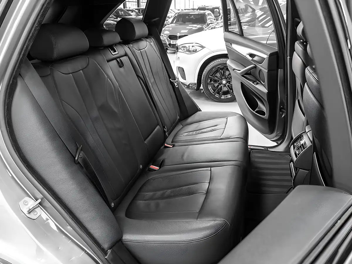 Used 2016 BMW X5 M Sport Space Grey - Interior and Exterior details 15
