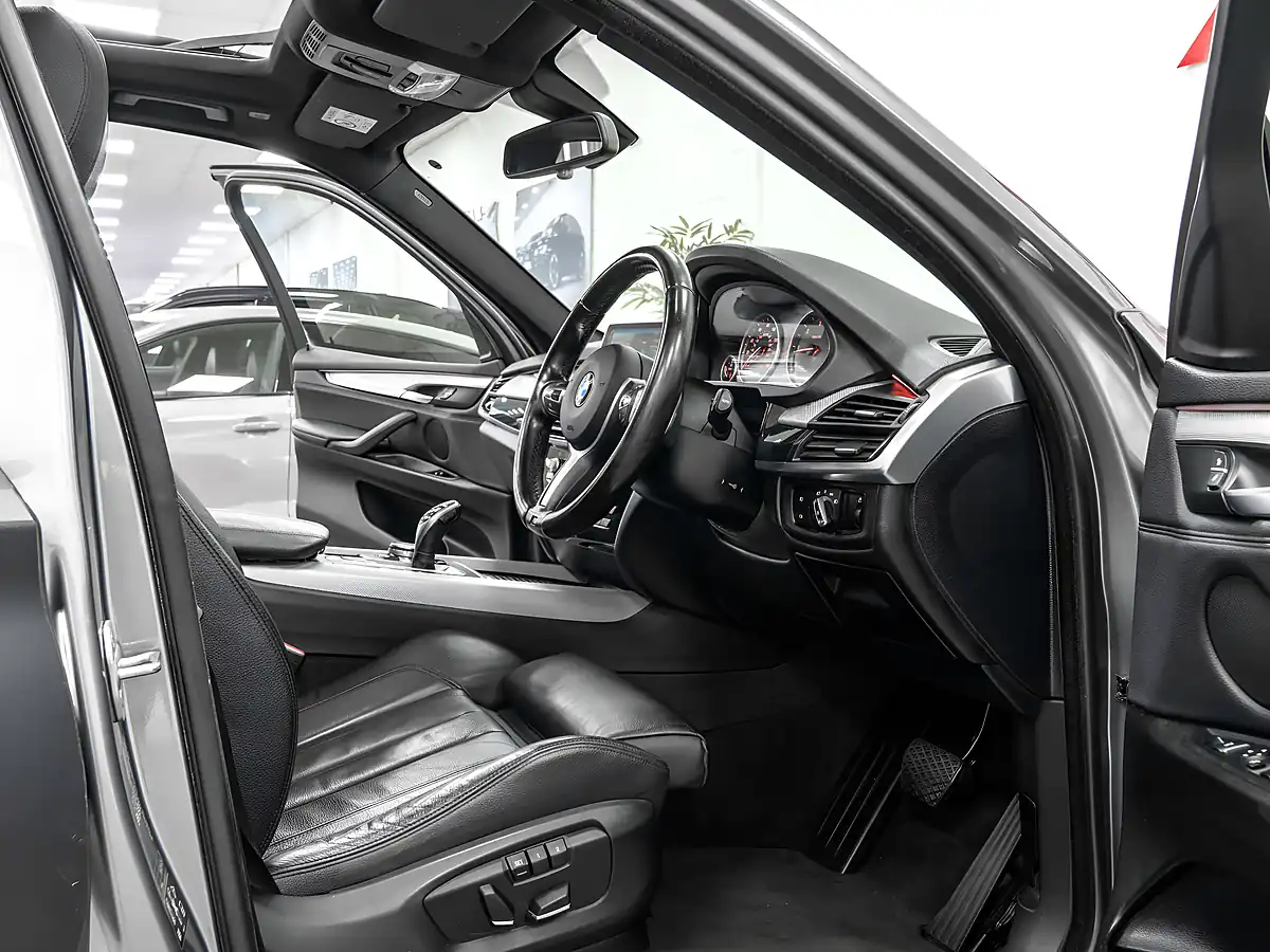 Used 2016 BMW X5 M Sport Space Grey - Interior and Exterior details 11