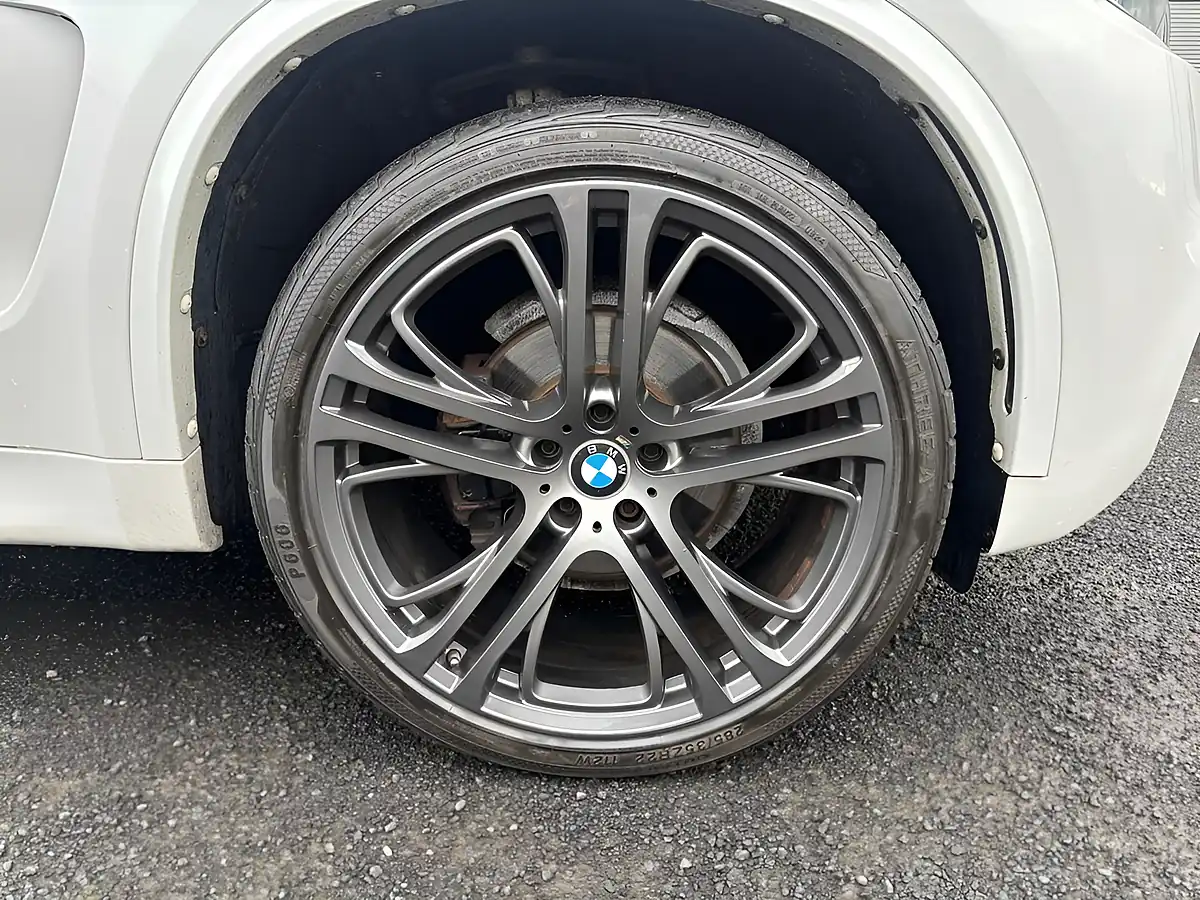 Used 2016 BMW X5 M Sport White - Interior and Exterior details 11