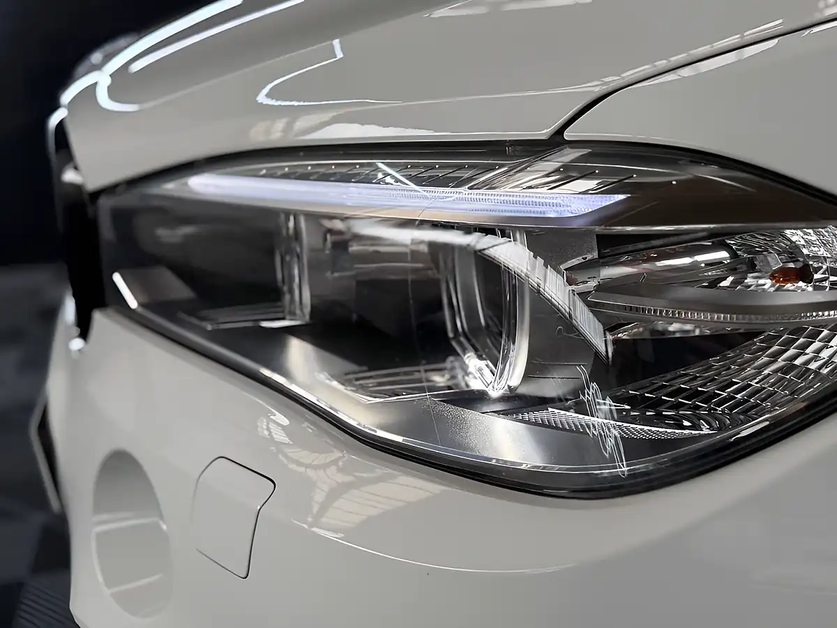 Used 2016 BMW X6 M Sport Alpine White - Interior and Exterior details 11