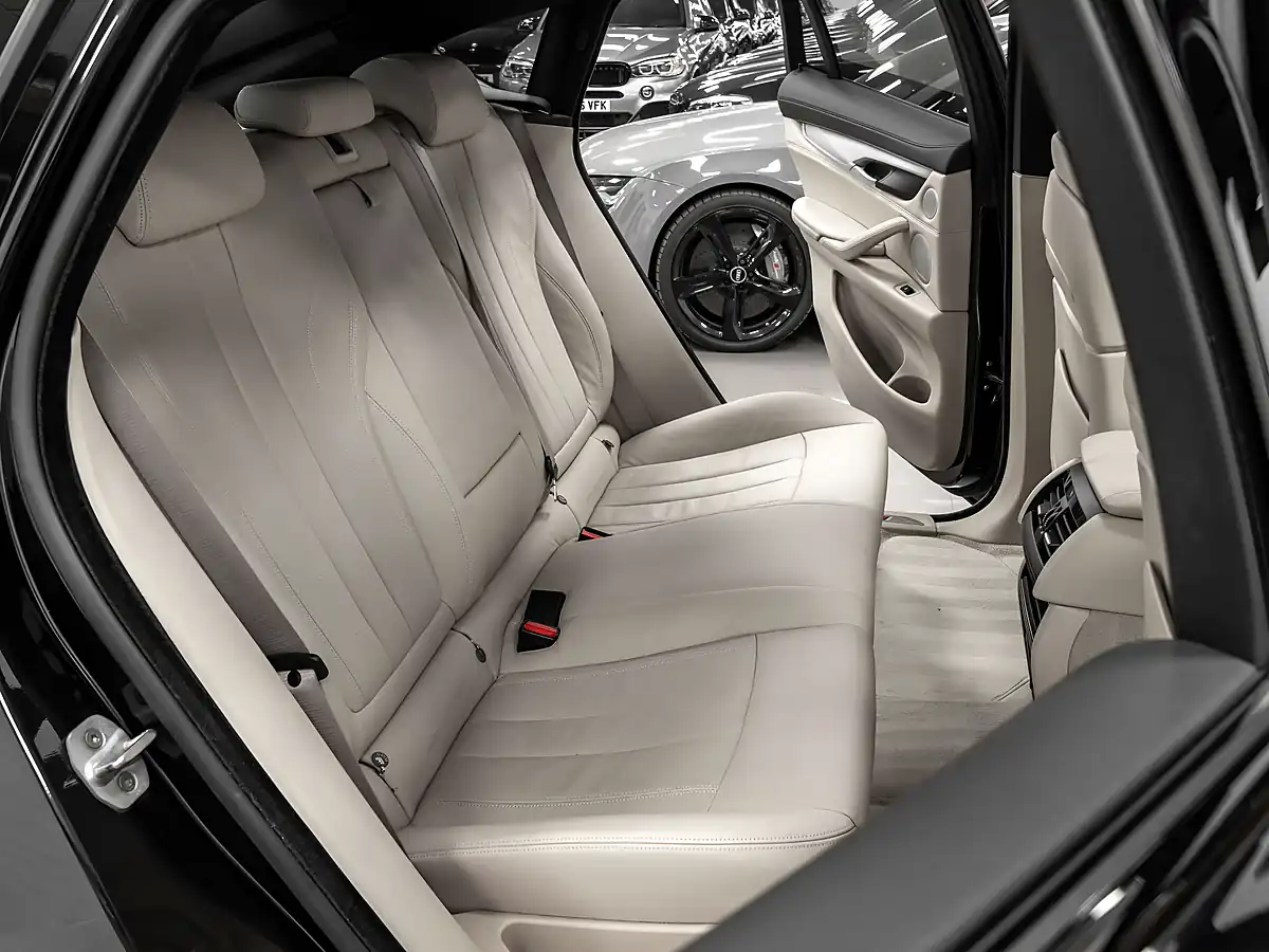 Used 2016 BMW X6 M Sport Black Sapphire - Interior and Exterior details 14