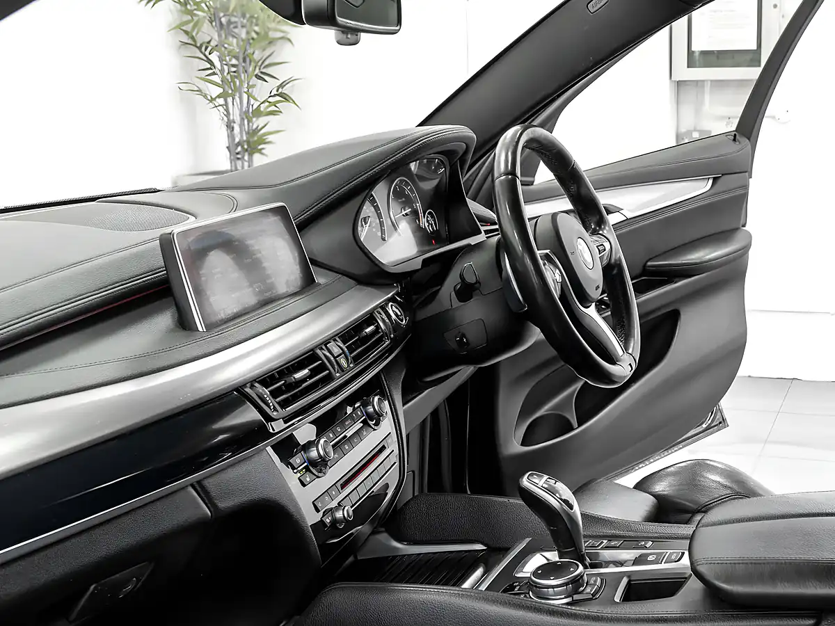 Used 2016 BMW X6 M Sport Carbon Black - Interior and Exterior details 18