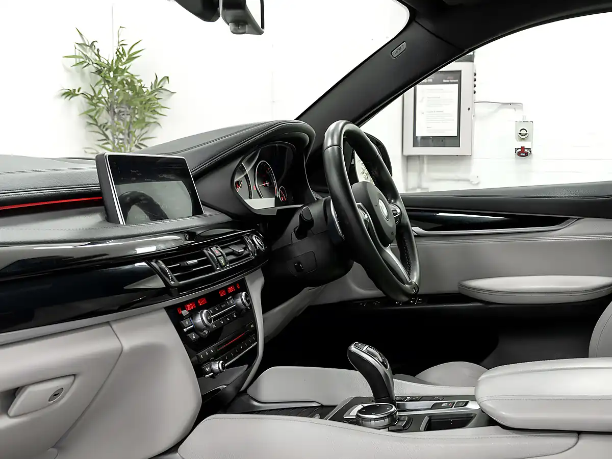 Used 2016 BMW X6 M Sport Carbon Black - Interior and Exterior details 17