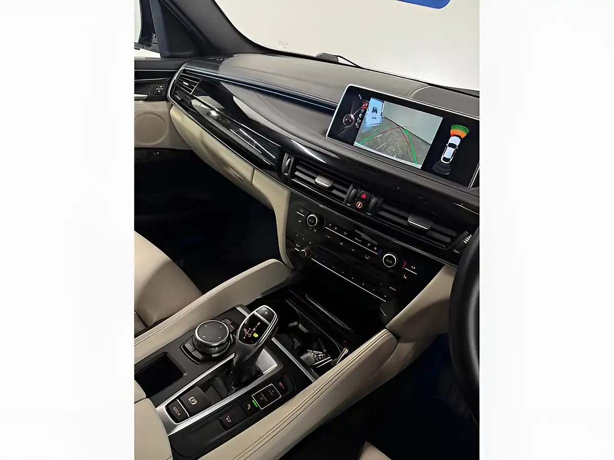 Used 2016 BMW X6 M Sport Mineral White - Interior and Exterior details 16
