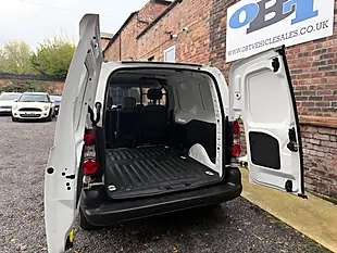 Used 2016 Citroen Berlingo 625 Enterprise Blue White - Interior and Exterior details 10