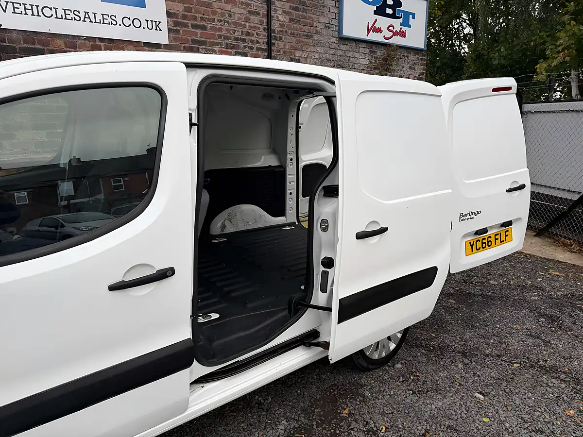 Used 2016 Citroen Berlingo 625 Enterprise Blue White - Interior and Exterior details 11