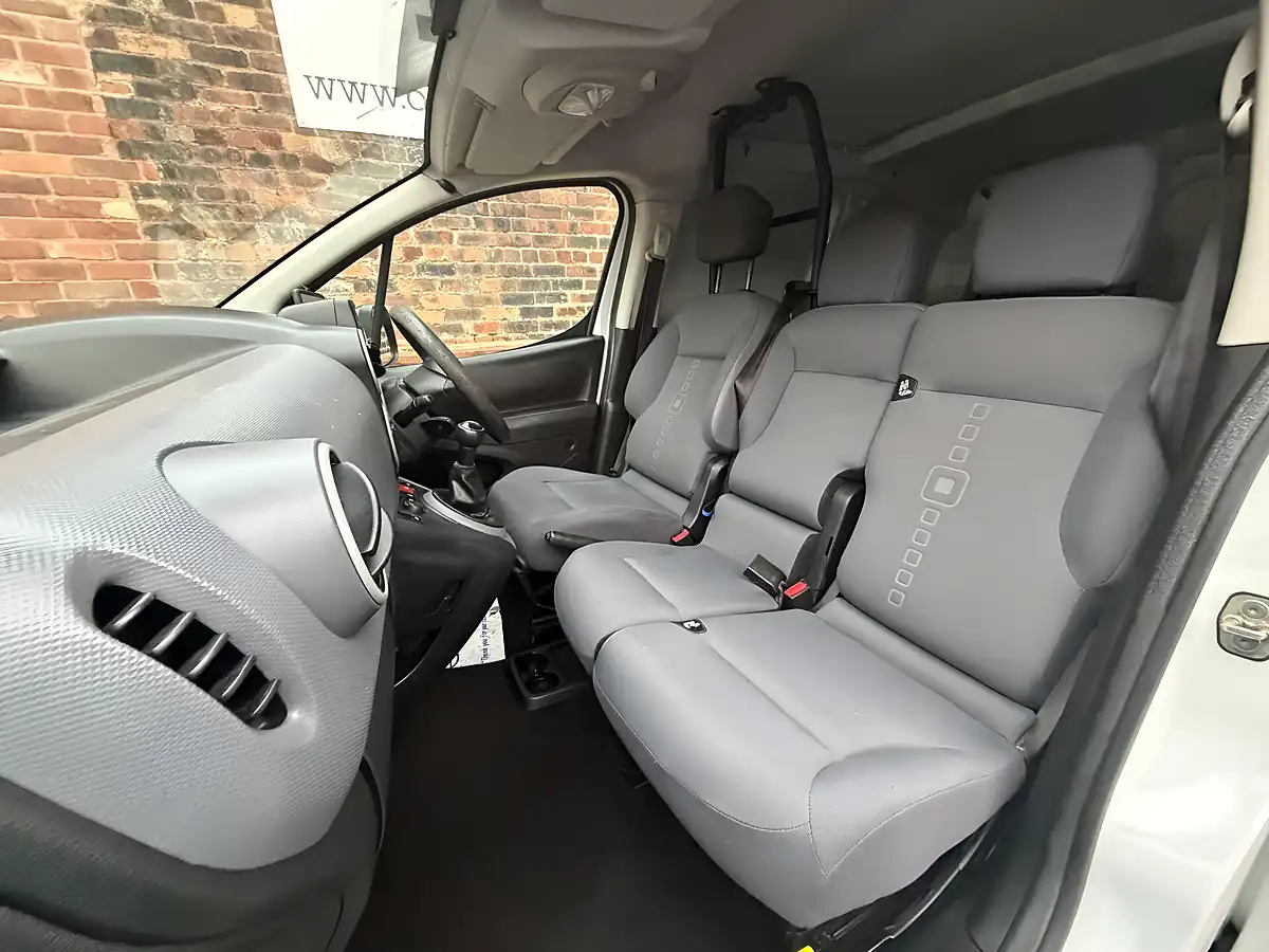 Used 2016 Citroen Berlingo 625 Enterprise Blue White - Interior and Exterior details 13
