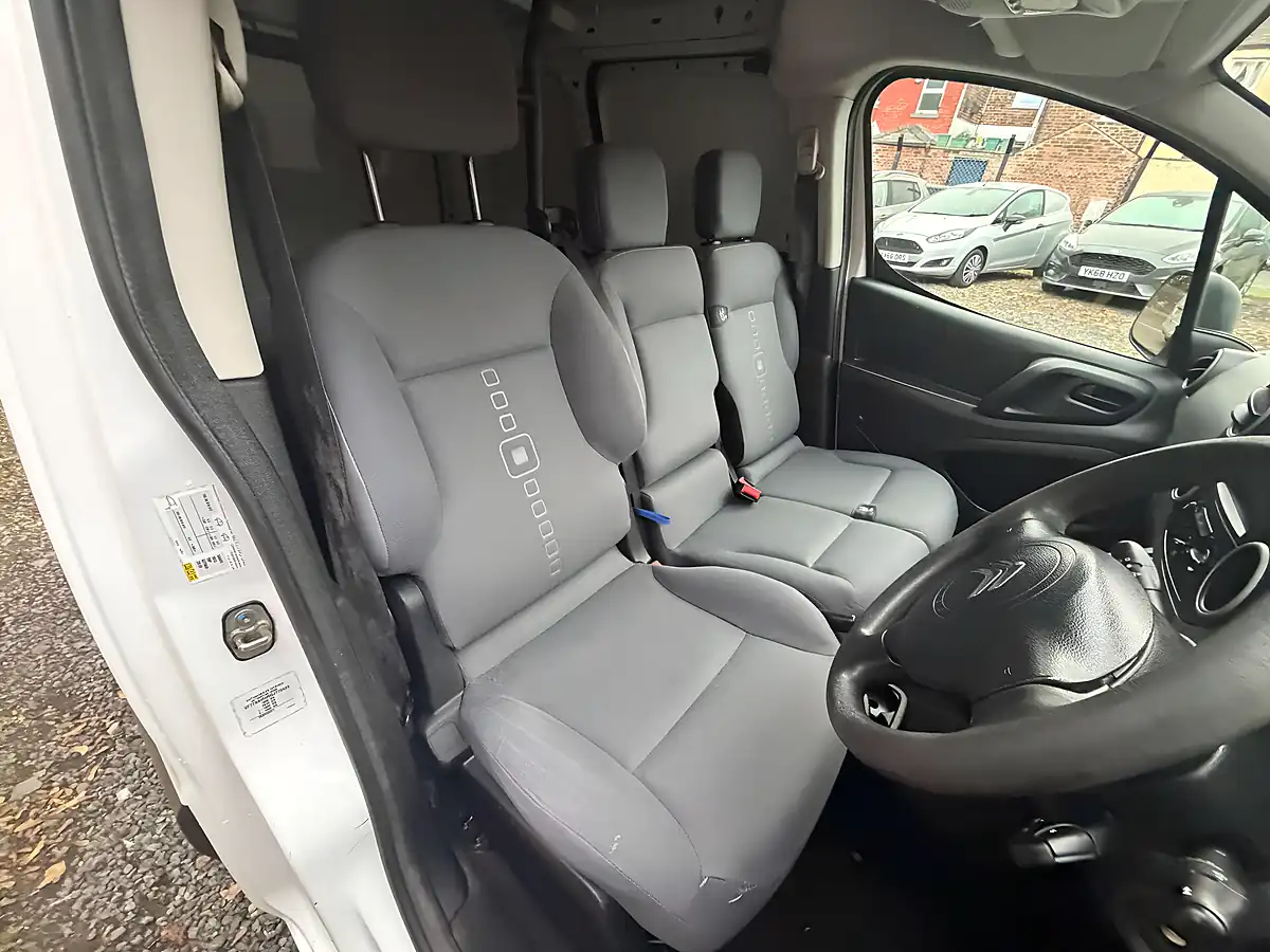 Used 2016 Citroen Berlingo 625 Enterprise Blue White - Interior and Exterior details 15