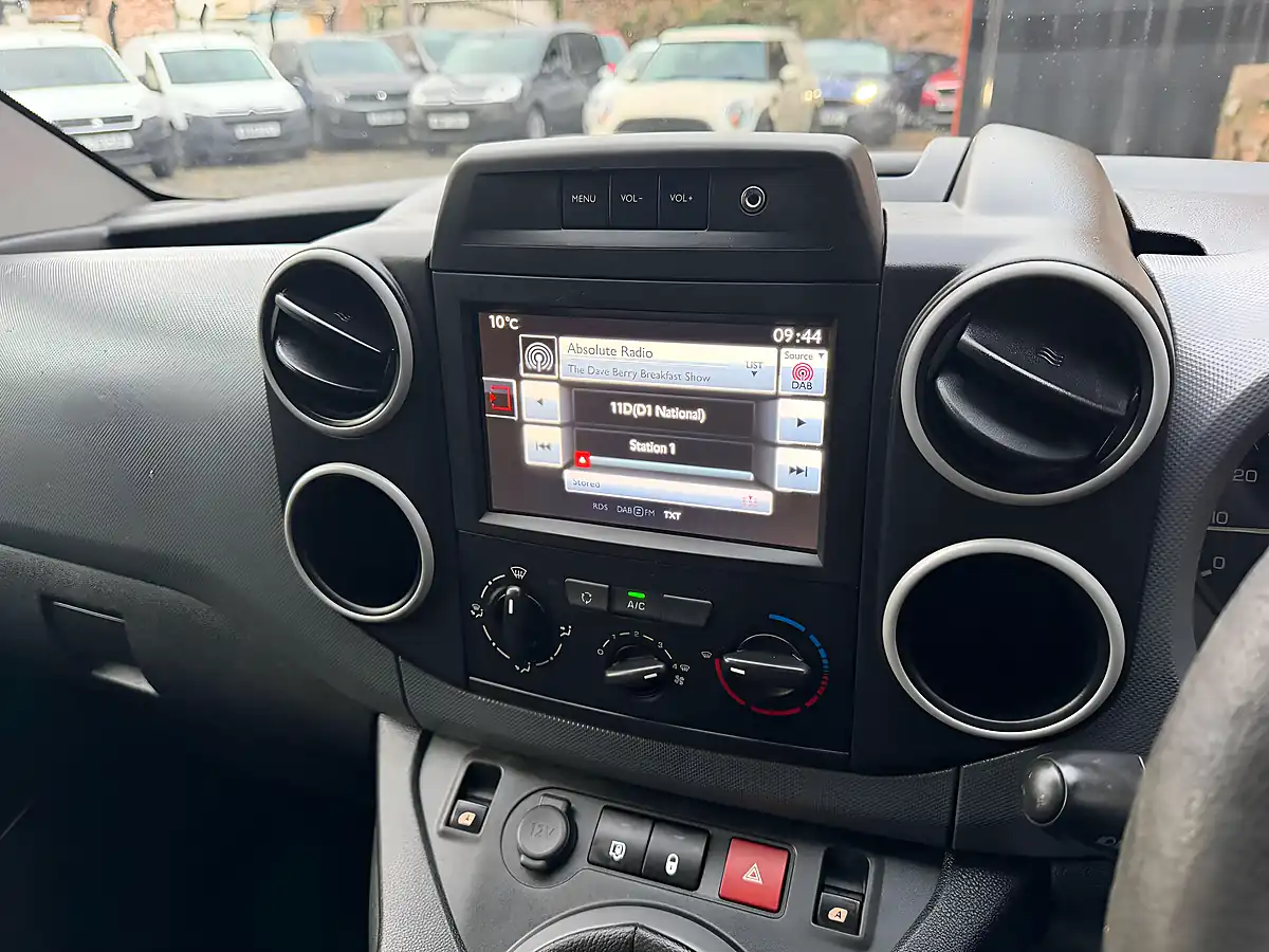 Used 2016 Citroen Berlingo 625 Enterprise Blue White - Interior and Exterior details 17