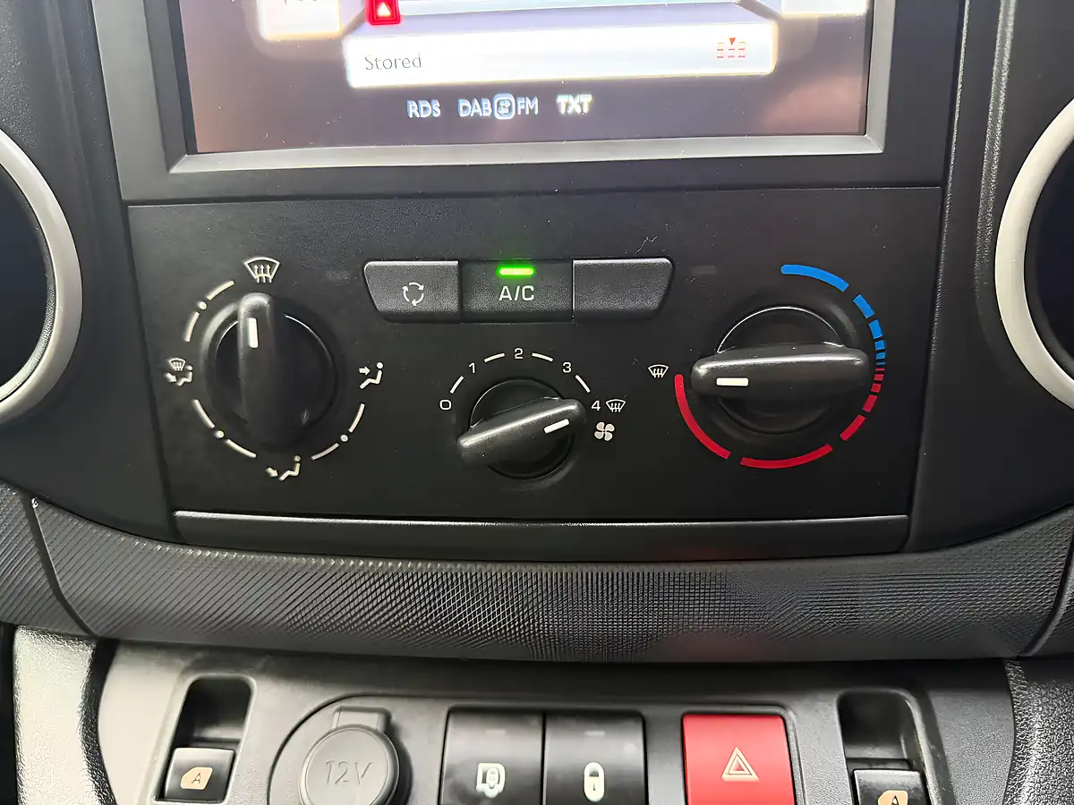 Used 2016 Citroen Berlingo 625 Enterprise Blue White - Interior and Exterior details 19