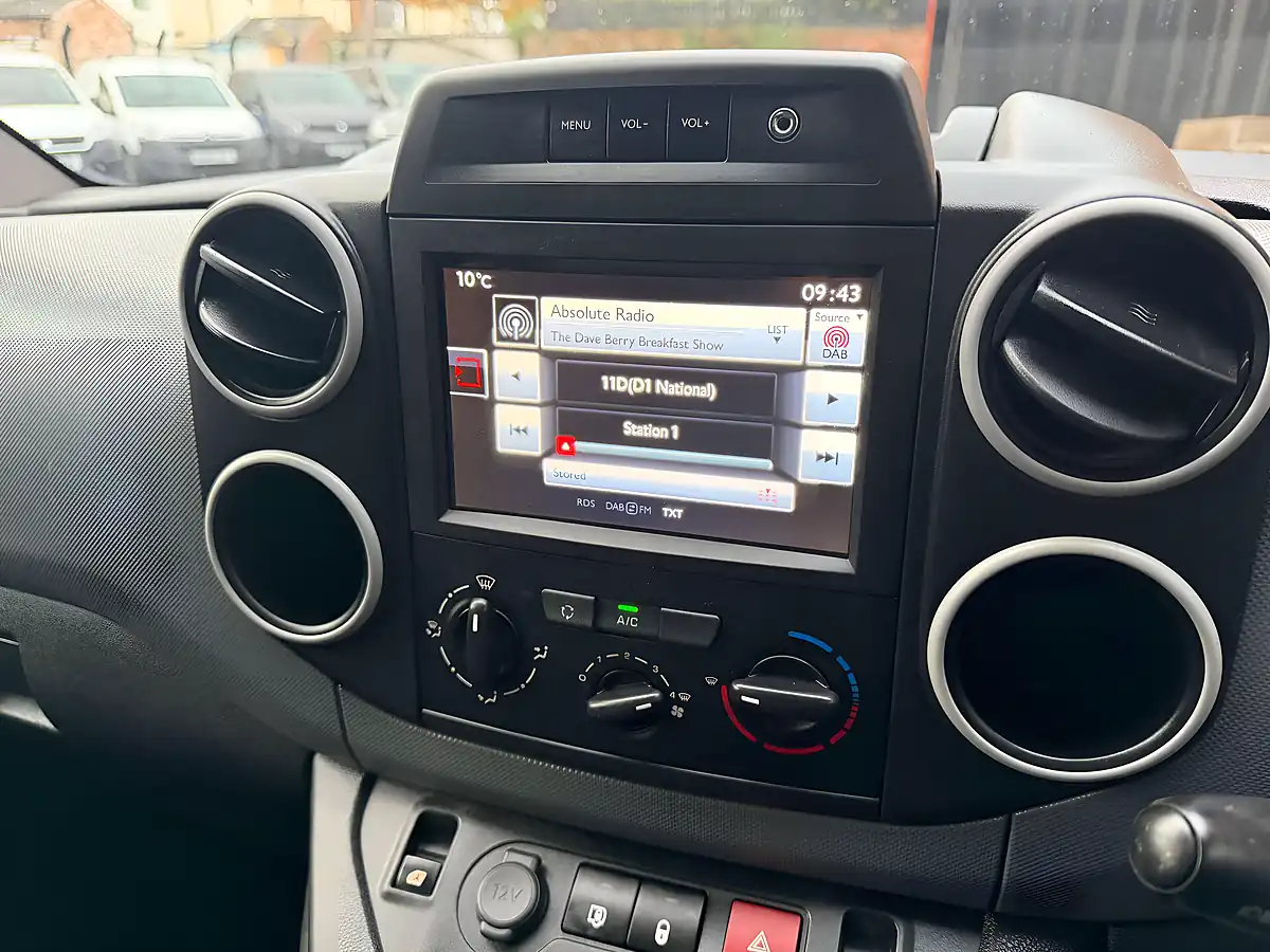 Used 2016 Citroen Berlingo 625 Enterprise Blue White - Interior and Exterior details 20