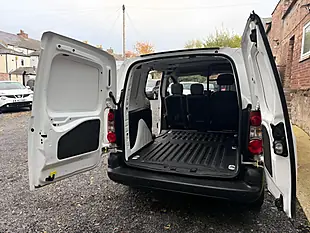 Used 2016 Citroen Berlingo 625 Enterprise Blue White - Interior and Exterior details 9