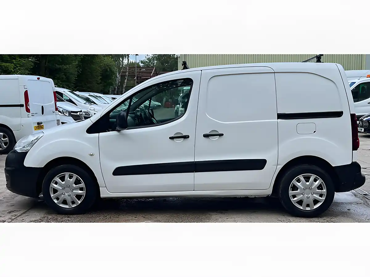 Used 2016 Citroen Berlingo 625 Enterprise White - Interior and Exterior details 11