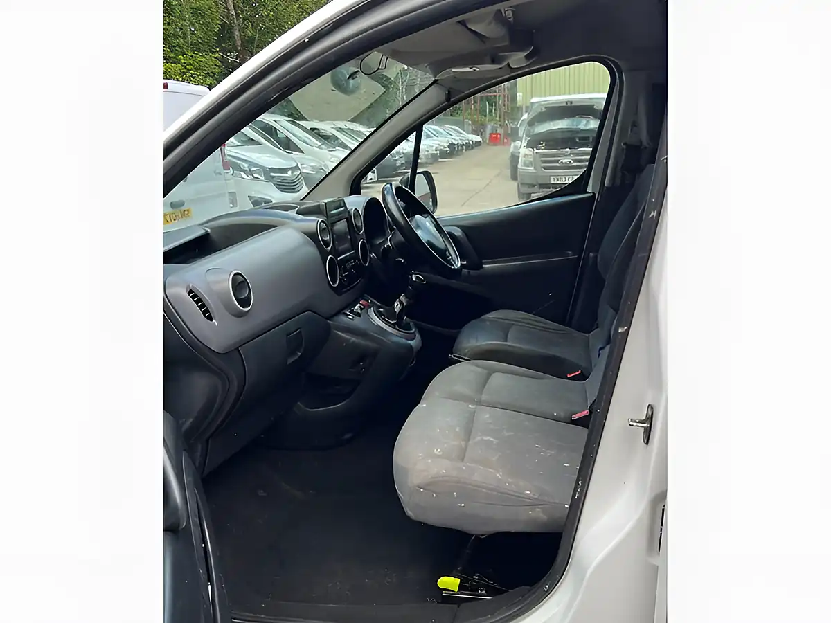 Used 2016 Citroen Berlingo 625 Enterprise White - Interior and Exterior details 17