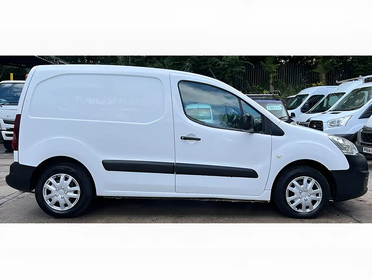 Used 2016 Citroen Berlingo 625 Enterprise White - Interior and Exterior details 6