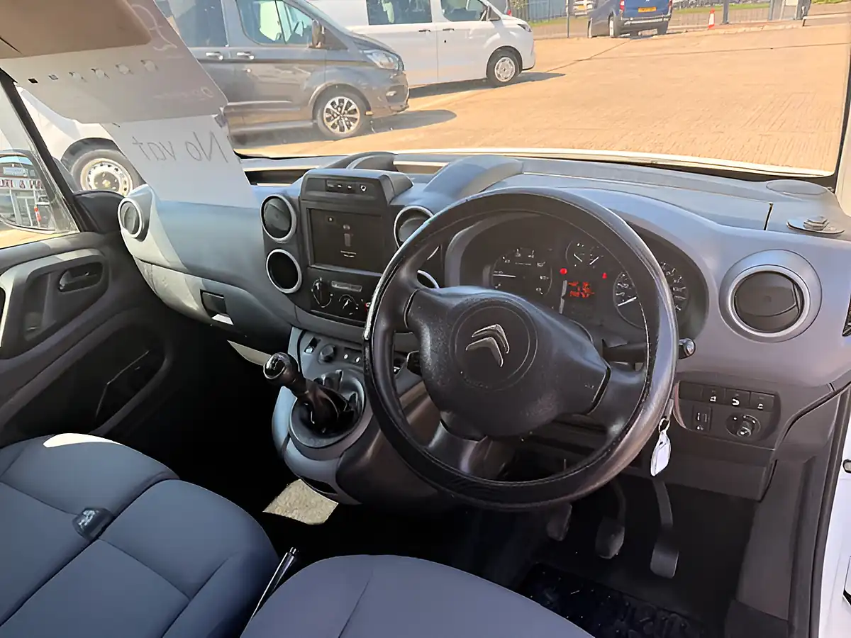 Used 2016 Citroen Berlingo 625 Enterprise White - Interior and Exterior details 14