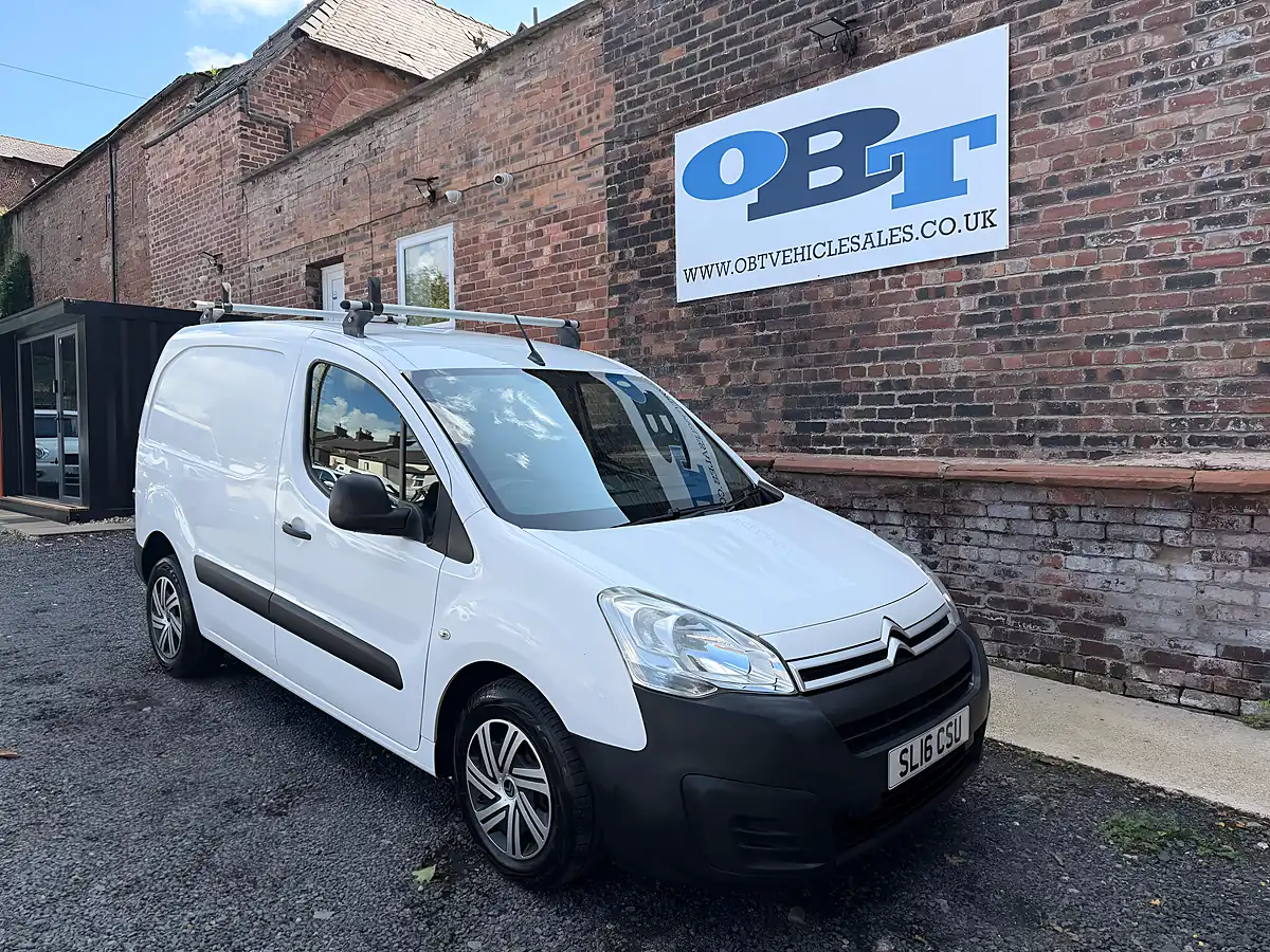 Used 2016 Citroen Berlingo 850 Enterprise White - Front View