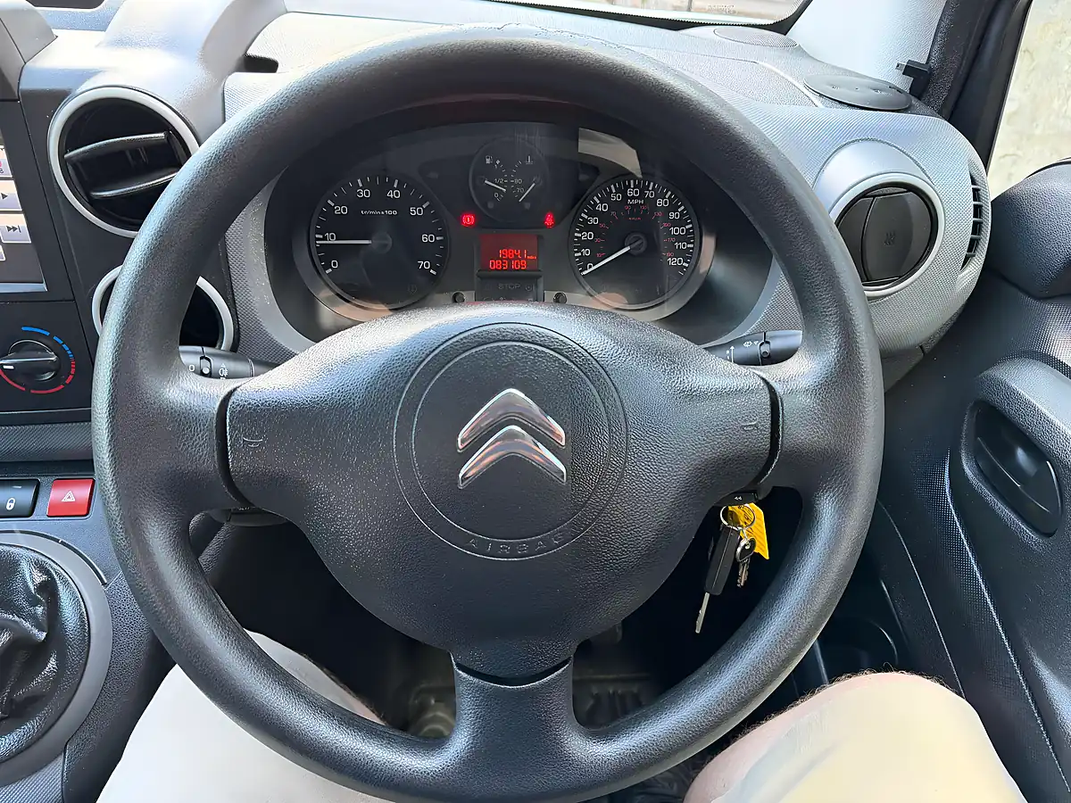 Used 2016 Citroen Berlingo 850 Enterprise White - Interior and Exterior details 13