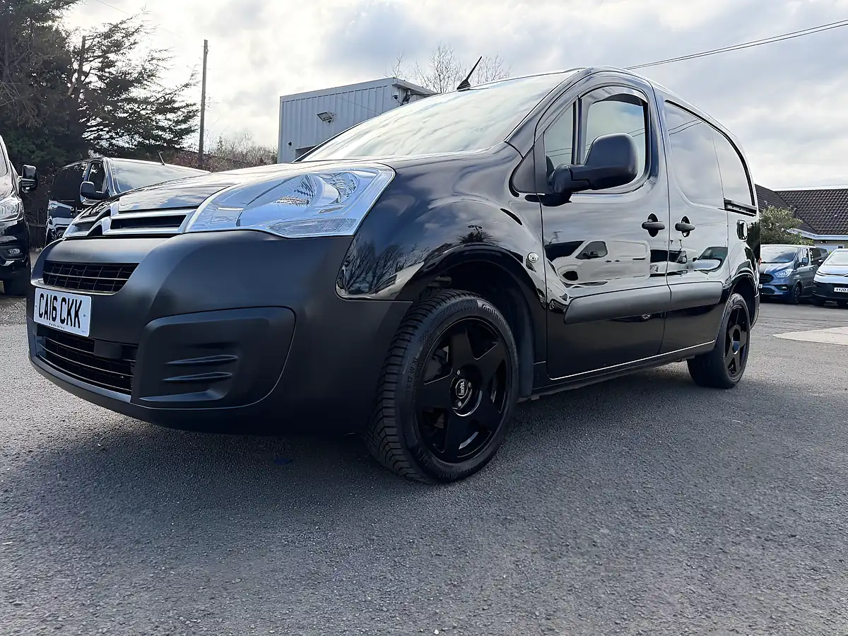 Used 2016 Citroen Berlingo Enterprise 625 Black - Interior and Exterior details 11
