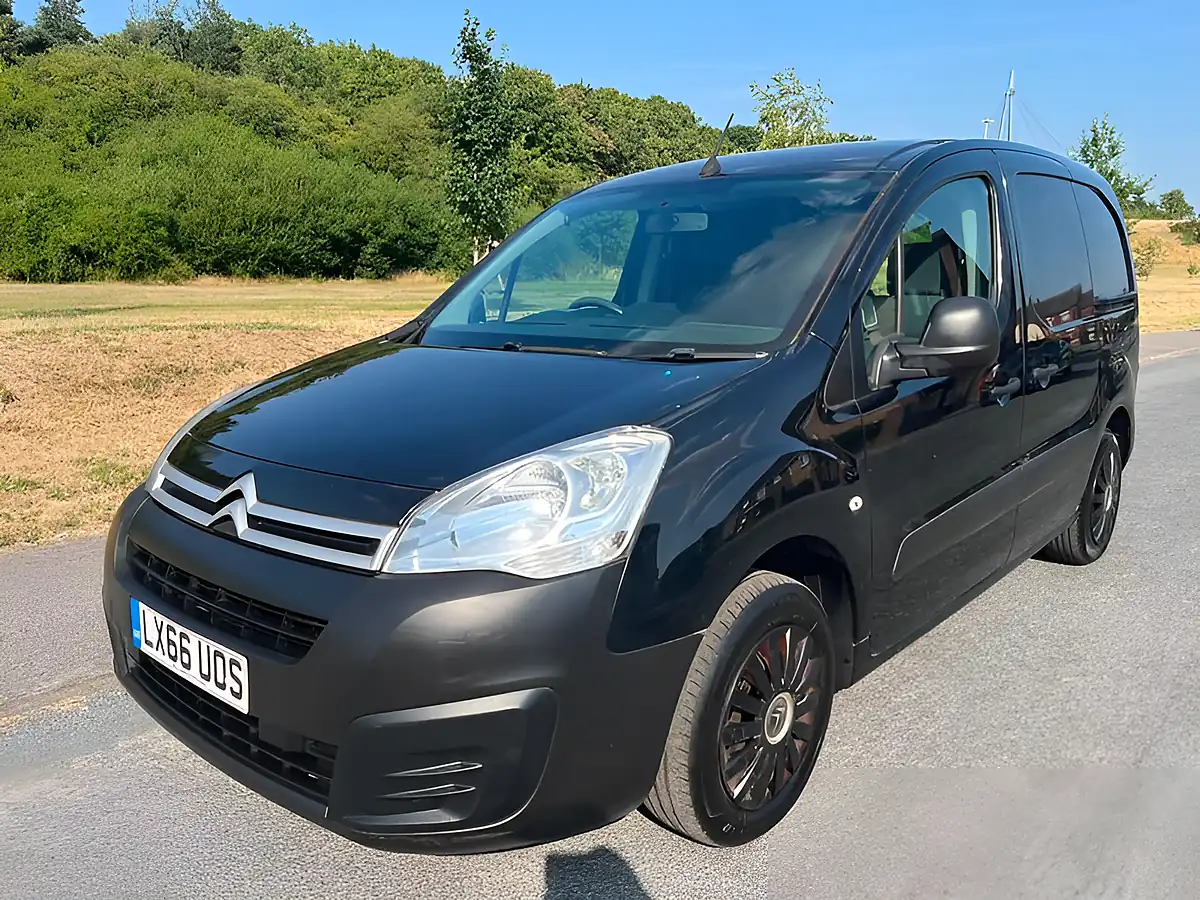 Used 2016 Citroen Berlingo Enterprise L1 Black - Interior and Exterior details 5