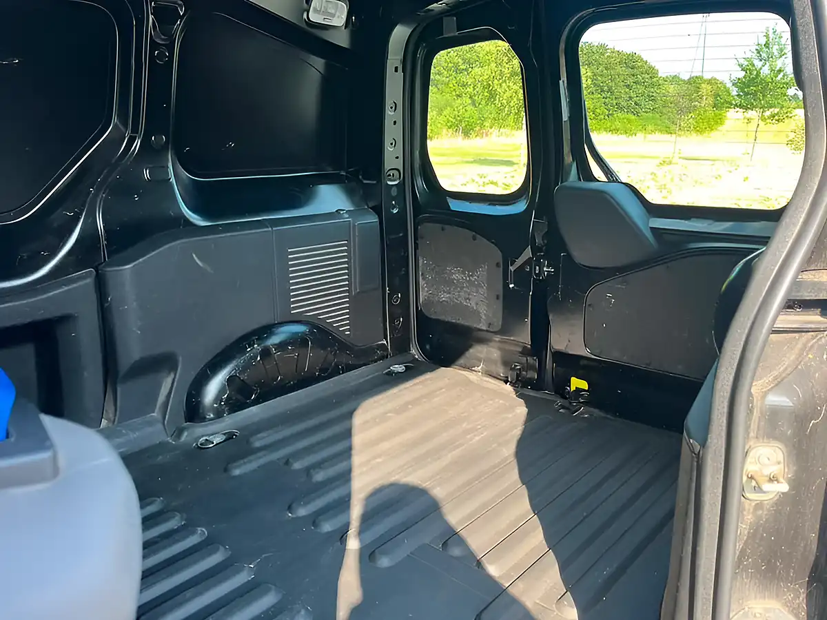 Used 2016 Citroen Berlingo Enterprise L1 Black - Interior and Exterior details 7